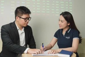 Hướng dẫn nhà đầu tư mở tài khoản giao dịch chứng khoán.