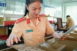 [Video] TP Hồ Chí Minh thí điểm sang tên xe trực tuyến: Bước tiến trong cải cách thủ tục hành chính