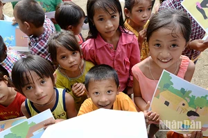 Các em nhỏ tại điểm trường Hát Khoang (xã Mường Mùn, huyện Tuần Giáo, tỉnh Điện Biên). Ảnh minh họa: THỦY NGUYÊN