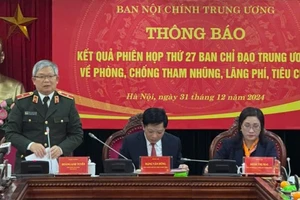 Thiếu tướng Hoàng Anh Tuyên, Phó Chánh Văn phòng Bộ, Người phát ngôn Bộ Công an thông tin tại phiên họp.