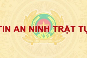 Công an Hà Nội thông tin ban đầu về vụ va chạm giữa xe ô tô và 6 xe máy 