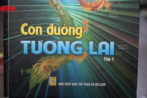 [Video] Ra mắt sách “Con đường tương lai”