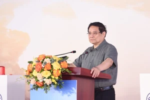 Thủ tướng Phạm Minh Chính phát biểu ý kiến tại lễ khởi công. (Ảnh: TRẦN HẢI)