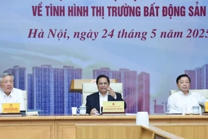 Thủ tướng Phạm Minh Chính chủ trì cuộc làm việc (Ảnh: TRẦN HẢI)