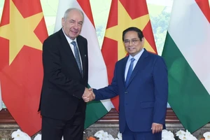 Thủ tướng Phạm Minh Chính và Tổng thống Hungary Sulyok Tamas. (Ảnh:TRẦN HẢI)