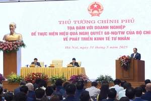 Thủ tướng Phạm Minh Chính chủ trì toạ đàm với doanh nghiệp về thực hiện hiệu quả Nghị quyết 68-NQ/TW. (Ảnh: TRẦN HẢI)