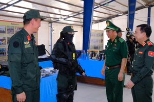Đoàn khảo sát phục vụ thẩm tra Luật Tham gia lực lượng gìn giữ hòa bình của Liên hợp quốc. (Ảnh: VNFPU1)