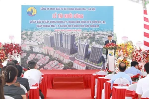 Lễ tái khởi công Dự án xây dựng đường vành đai 2,5 (đoạn Đầm Hồng đến Quốc lộ 1A, Hà Nội). (Ảnh: HIỀN THU)