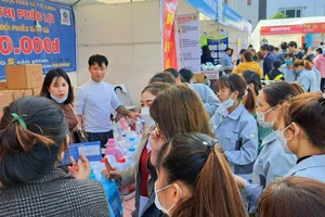 Dịp Tết Nguyên đán vừa qua, Liên đoàn Lao động tỉnh Thái Nguyên tổ chức 4 phiên chợ không đồng, mười nghìn công nhân được hưởng lợi.