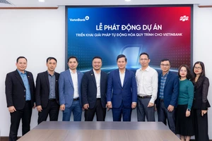 Đại diện VietinBank và FPT tham dự Lễ phát động dự án “Tự động hóa quy trình”.