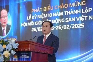 Bộ Xây dựng đề nghị các hội, hiệp hội cùng tham gia xây dựng mô hình Trung tâm giao dịch bất động sản và quyền sử dụng đất do nhà nước quản lý.