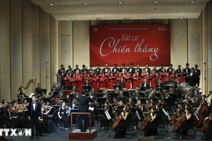 Một tiết mục nghệ thuật tại chương trình. (Ảnh: PHẠM KIÊN/TTXVN)