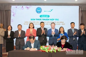 Lễ ký kết thỏa thuận hợp tác giữa Liên hiệp Các tổ chức hữu nghị thành phố Đà Nẵng và Hệ thống Giáo dục Sky-Line.