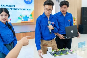Các đội thi trình bày dự án “Thanh thiếu niên Đà Nẵng đổi mới sáng tạo các sáng kiến vì cộng đồng” năm 2025.