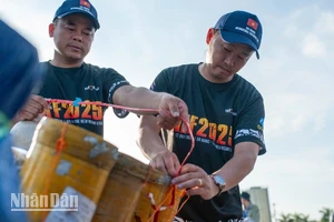Đội Pháo hoa Quốc tế Đà Nẵng (Việt Nam 1) sẵn sàng cho đêm khai mạc.