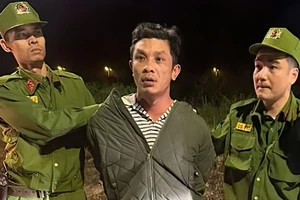 Đối tượng Lý Minh Khoa bị Công an bắt giữ khi đang lái ô-tô lấy trộm và chạy trốn.
