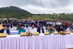 Quang cảnh lễ phát động trồng cây nhân dịp kỷ niệm 135 năm Ngày sinh Chủ tịch Hồ Chí Minh.