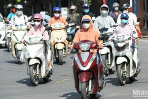 Nắng nóng diện rộng tại Bắc Bộ và Trung Bộ 