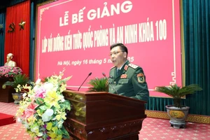 Thượng tướng Trần Việt Khoa, Giám đốc Học viện Quốc phòng phát biểu tại buổi lễ. 