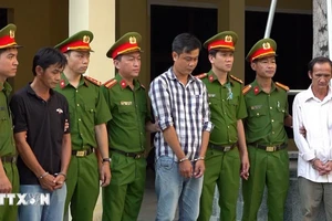 [Video] Vụ công ty Saigon Transco buôn lậu hàng triệu lít dầu: Khởi tố thêm 34 bị can