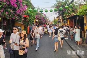 Hội An là điểm đến ghi nhận đông đảo lượng khách tham quan, trải nghiệm trong kỳ nghỉ lễ 30/4 và 1/5.