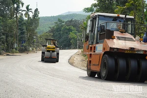 Dự án đường Liên kết vùng miền Trung tỉnh Quảng Nam quyết tâm hoàn thành đúng tiến độ.
