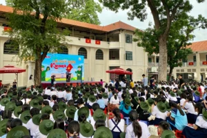 Quang cảnh Vòng chung kết giải Lê Quý Đôn trên ấn phẩm Khăn Quàng Đỏ lần thứ 26.
