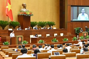 Quốc hội làm việc tại hội trường nghe Tờ trình và Báo cáo thẩm tra dự án Luật sửa đổi, bổ sung một số điều của Luật Đấu thầu; Luật Đầu tư theo phương thức đối tác công tư; Luật Hải quan; Luật Thuế xuất khẩu, thuế nhập khẩu; Luật Đầu tư; Luật Đầu tư công; Luật Quản lý, sử dụng tài sản công. (Ảnh: THỦY NGUYÊN)