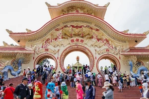 Khu du lịch Suối Tiên.