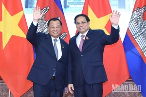 Thủ tướng Phạm Minh Chính và Chủ tịch Thượng viện Campuchia Samdech Say Chhum.