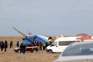 Hiện trường vụ rơi máy bay gần Aktau (Kazakhstan), ngày 25/12/2024. (Ảnh: THX/TTXVN)