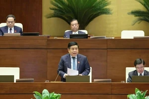 Phó Thủ tướng Nguyễn Chí Dũng phát biểu giải trình, làm rõ một số vấn đề đại biểu nêu. (Ảnh: NHẬT BẮC)