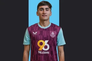 Hậu vệ Việt kiều Brandon Ly khoác áo Câu lạc bộ Burnley FC. (Ảnh: Burnley FC)