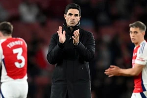 Huấn luyện viên Mikel Arteta và các học trò. (Ảnh: Arsenal)