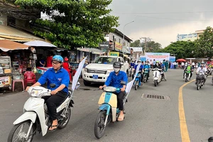 Mặt trận Tổ quốc và các tổ chức đoàn thể tham gia vận động, tuyên truyền công tác bảo vệ môi trường trên địa bàn Quận 6. 