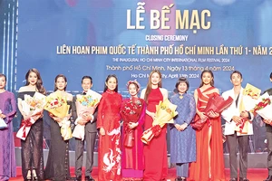 Các nghệ sĩ tại lễ bế mạc Liên hoan phim quốc tế Thành phố Hồ Chí Minh lần 1-năm 2024. (Ảnh Sở Văn hóa và Thể thao thành phố) 