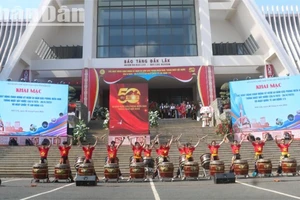 Một hoạt động chào mừng kỷ niệm 50 năm Ngày Giải phóng hoàn toàn miền nam, thống nhất đất nước và Ngày Quốc tế Lao động 1/5 tại Bảo tàng Đắk Lắk.
