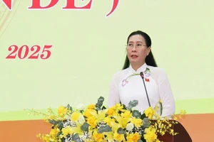 Đồng chí Bùi Thị Quỳnh Vân, Ủy viên Trung ương Đảng, Bí thư Tỉnh ủy, Chủ tịch Hội đồng nhân dân tỉnh Quảng Ngãi.