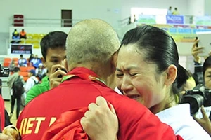 “Nữ hoàng kata” bật khóc sau khi giành tấm HCV SEA Games.