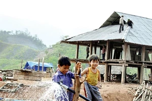 Nước sinh hoạt về điểm TĐC Pa Sáng, xã Chiềng Ơn, huyện Quỳnh Nhai (Sơn La).