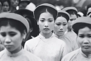 Một thoáng Chiêu Quân (Tại đám rước hội đền Đô, Bắc Ninh - 1993).