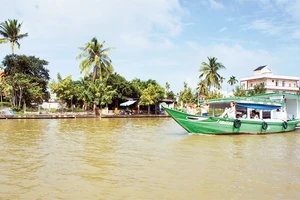 Qua sông Thu Bồn tìm tới Triêm Tây.