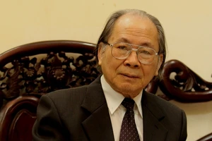 Phó Giáo sư, Tiến sĩ Trần Quang Ngọc.
