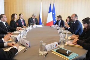 Các nhà lãnh đạo Nga và Pháp hội đàm tại thành phố Lơ A-vrơ, Pháp. Ảnh: GOVERNMENT.RU