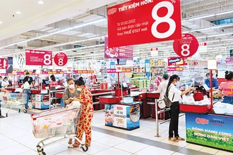 Nhiều siêu thị tại thành phố Hồ Chí Minh thông báo giảm thuế VAT ngay sau Tết Nguyên đán Nhâm Dần 2022. (Ảnh chụp tại siêu thị Go!)