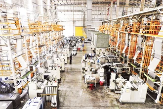Dây chuyền sản xuất bao bì từ nhựa tái chế thân thiện với môi trường của Công ty APPLE film-Nhật Bản tại Khu công nghiệp Hòa Cầm.