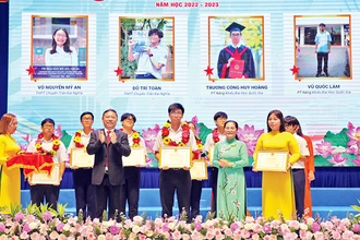 Thành phố Hồ Chí Minh tuyên dương học sinh giỏi năm học 2022-2023.