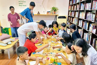 Thư viện Dương Liễu luôn thu hút nhiều em nhỏ đến đọc sách.