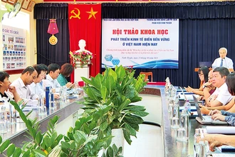 Quang cảnh hội thảo khoa học “Phát triển kinh tế biển bền vững ở Việt Nam hiện nay”.