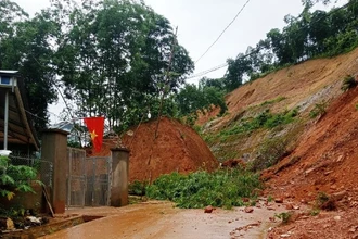 Sạt lở đất ở xã Phú Xuân, huyện Quan Hóa, tỉnh Thanh Hóa.
